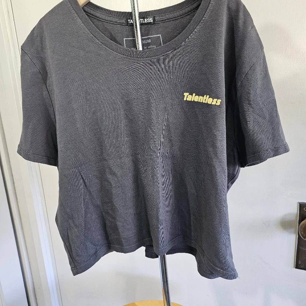 TALENTLESS crop top - Picture 1 of 10